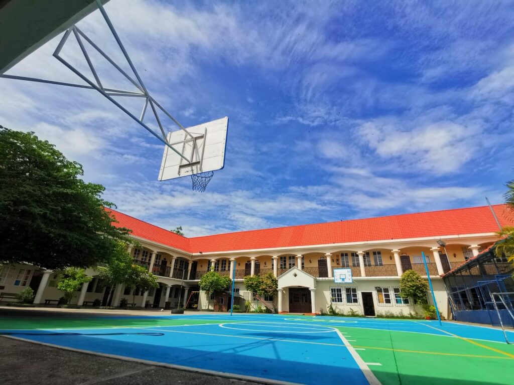 Cuál es el mejor colegio en Izabal